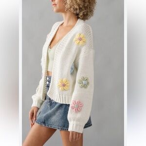 Fray Boutique Size M/L Knit Flower Cardigan Sweater Cream Pastel Preppy Slouchy